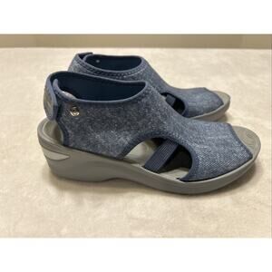 Bzees Women’s Size 8 M Dream Blue Peep Toe Wede Heel Slingback Sandals